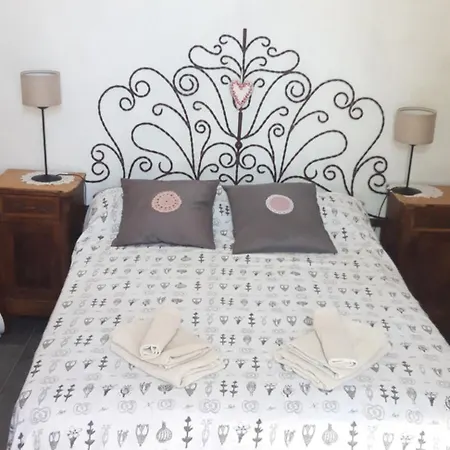 Ancient Medieval Chapel Вилла