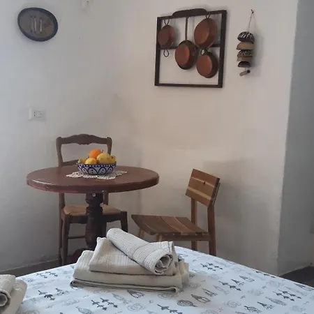 Ancient Medieval Chapel * アマルフィ