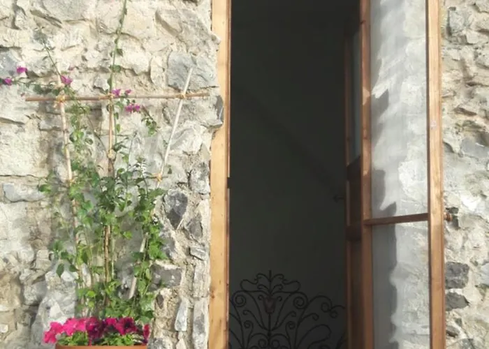 فيلة Ancient Medieval Chapel أمالفي