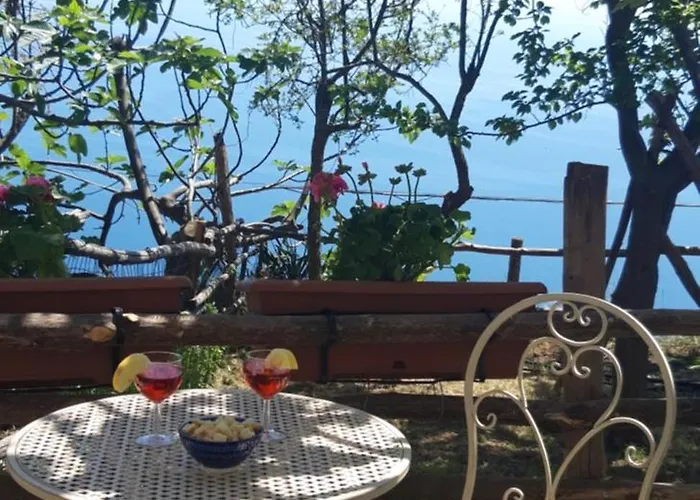 Ancient Medieval Chapel فيلة *