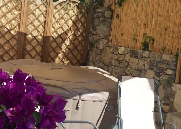 ヴィラ Ancient Medieval Chapel