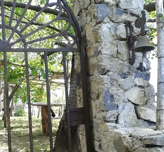 ヴィラ Ancient Medieval Chapel